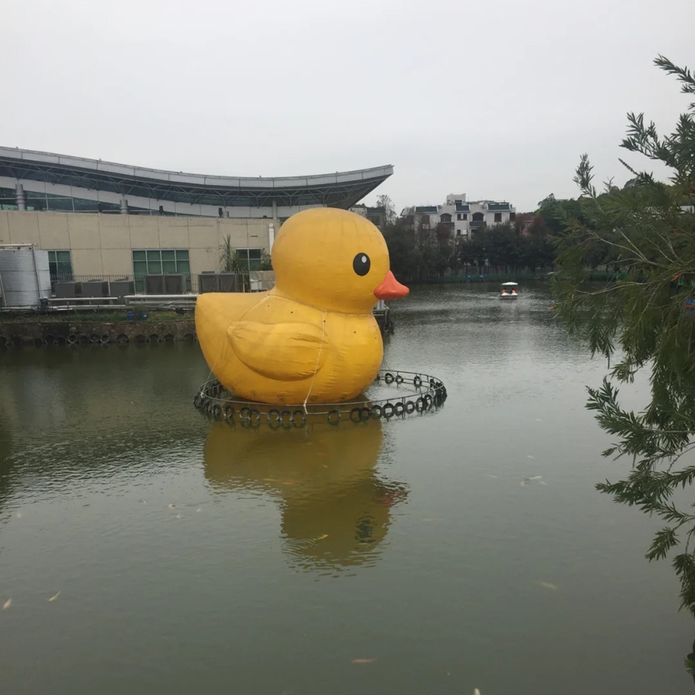 充气大黄鸭水上漂浮吉祥物