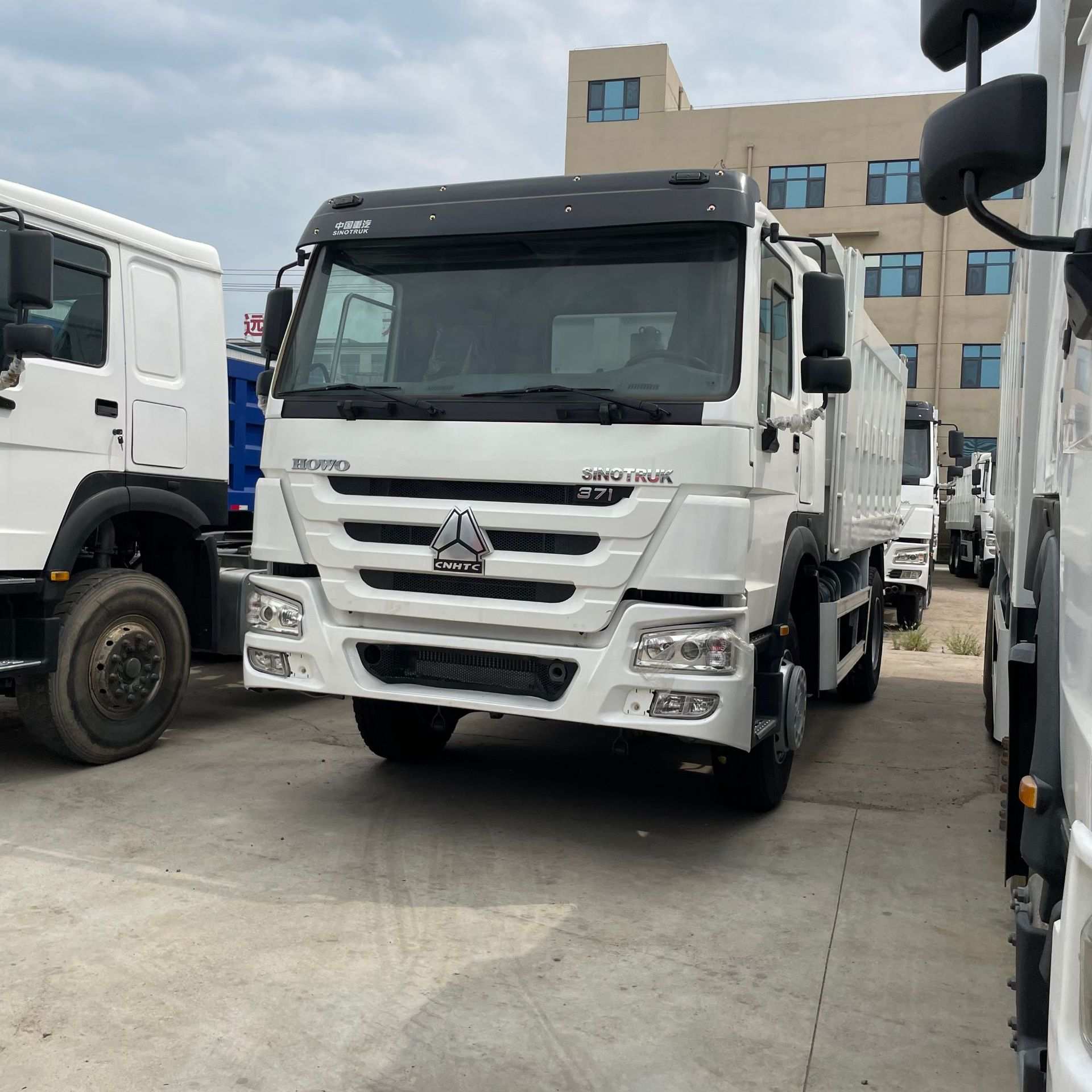 常年出口howo油罐车 液罐车 危险品油罐车 液体运输罐车 手续齐全
