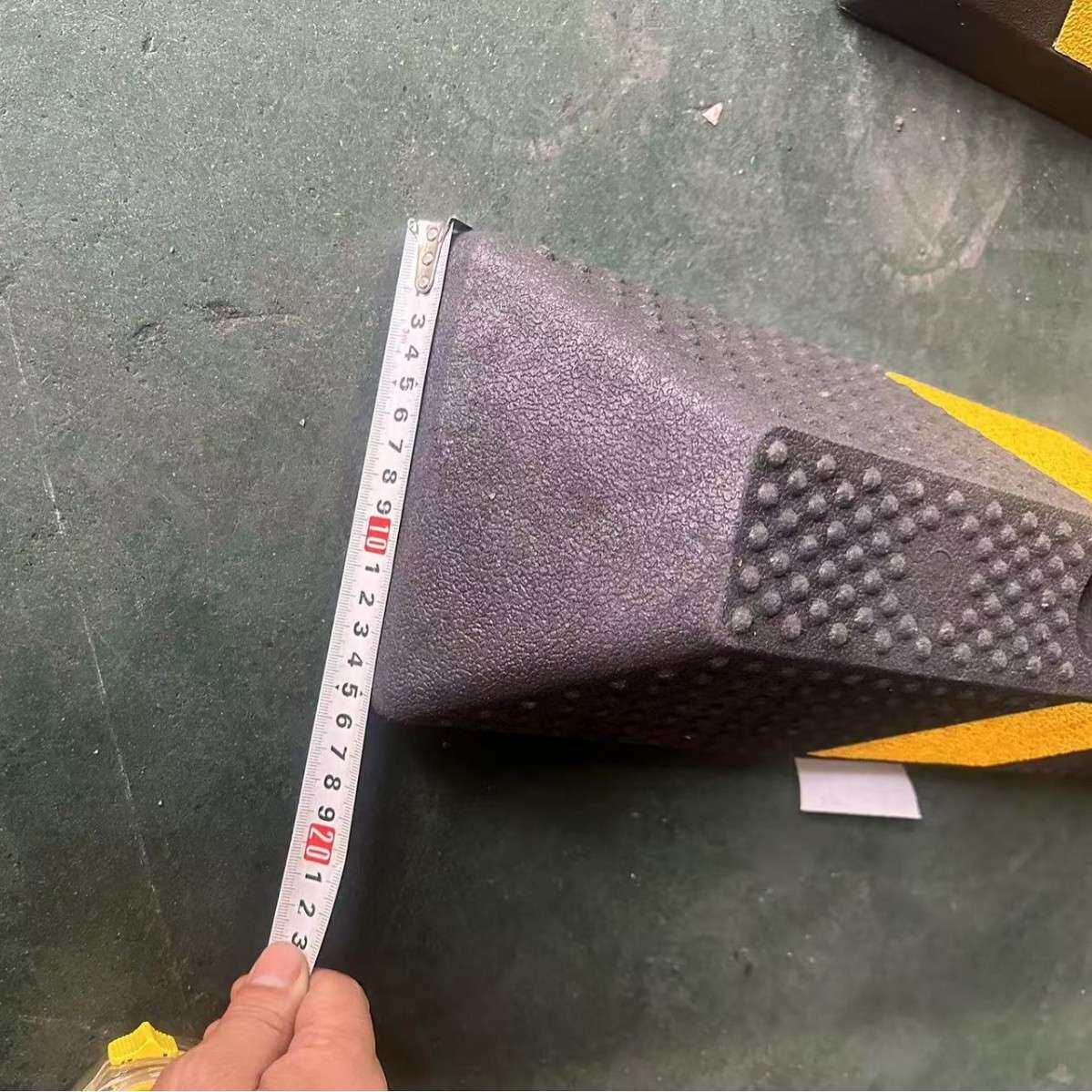 2米特长款橡塑挡车器停车位挡车器车库停车限位器橡胶车档交通设
