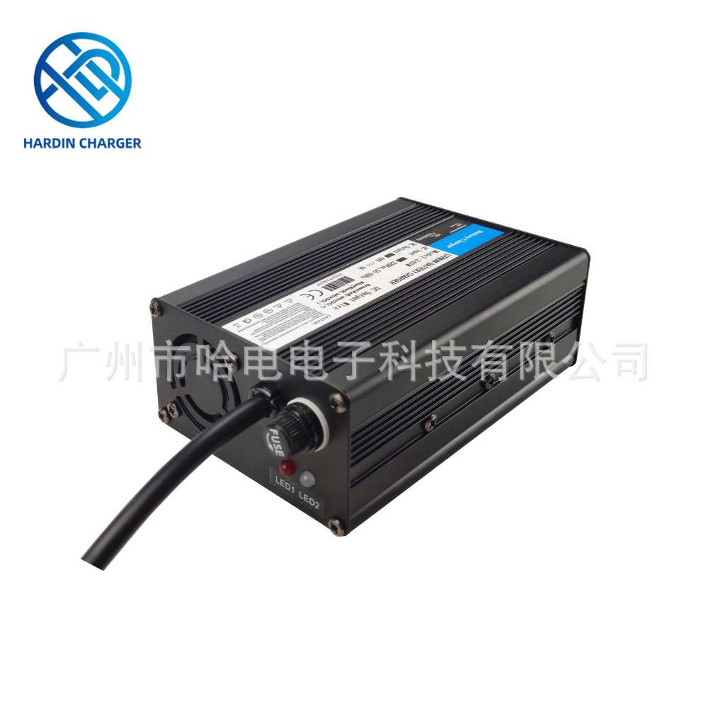 汽车电瓶充电器12V15A(14.6V 16.8V)气垫板平衡车 滑板车充电器
