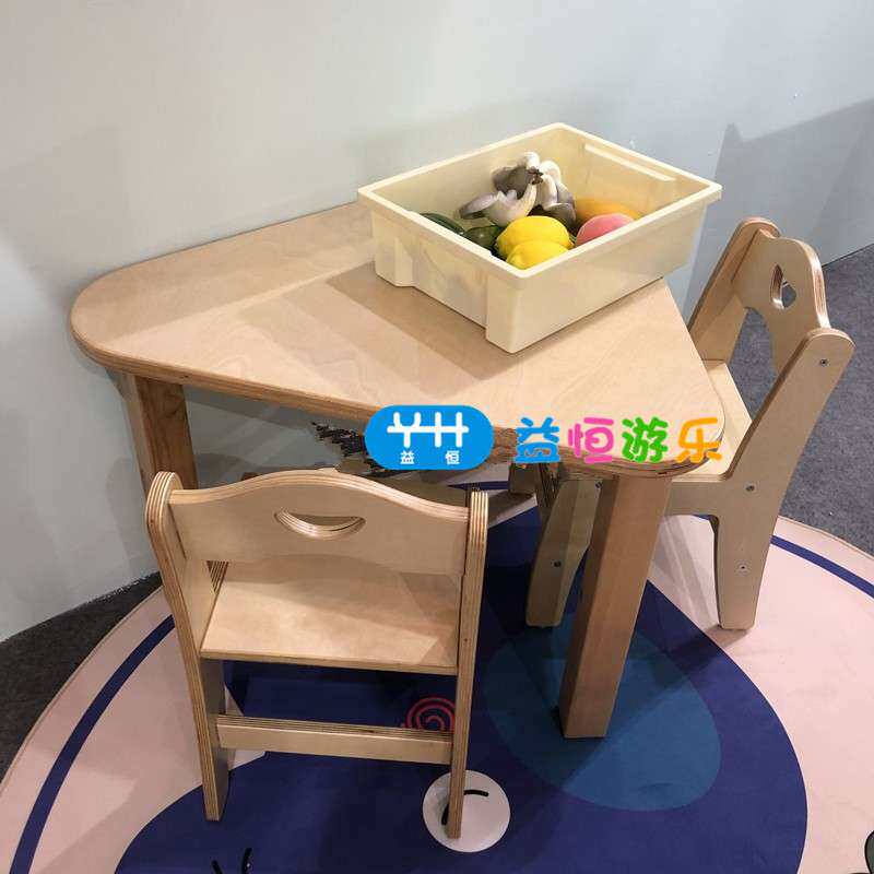 儿童教室木制画画学习桌幼儿园桦木造型组合桌椅三角桌半圆美术桌