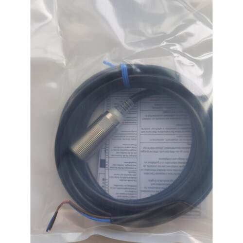 接近开关 长距离 E2E-X11D118
