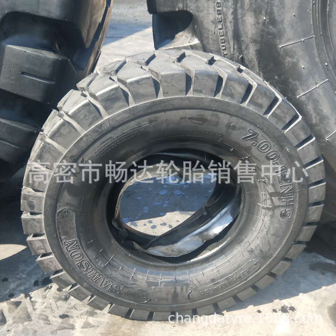 销售叉车充气轮胎7.00-12轮胎型号齐全   实心轮胎