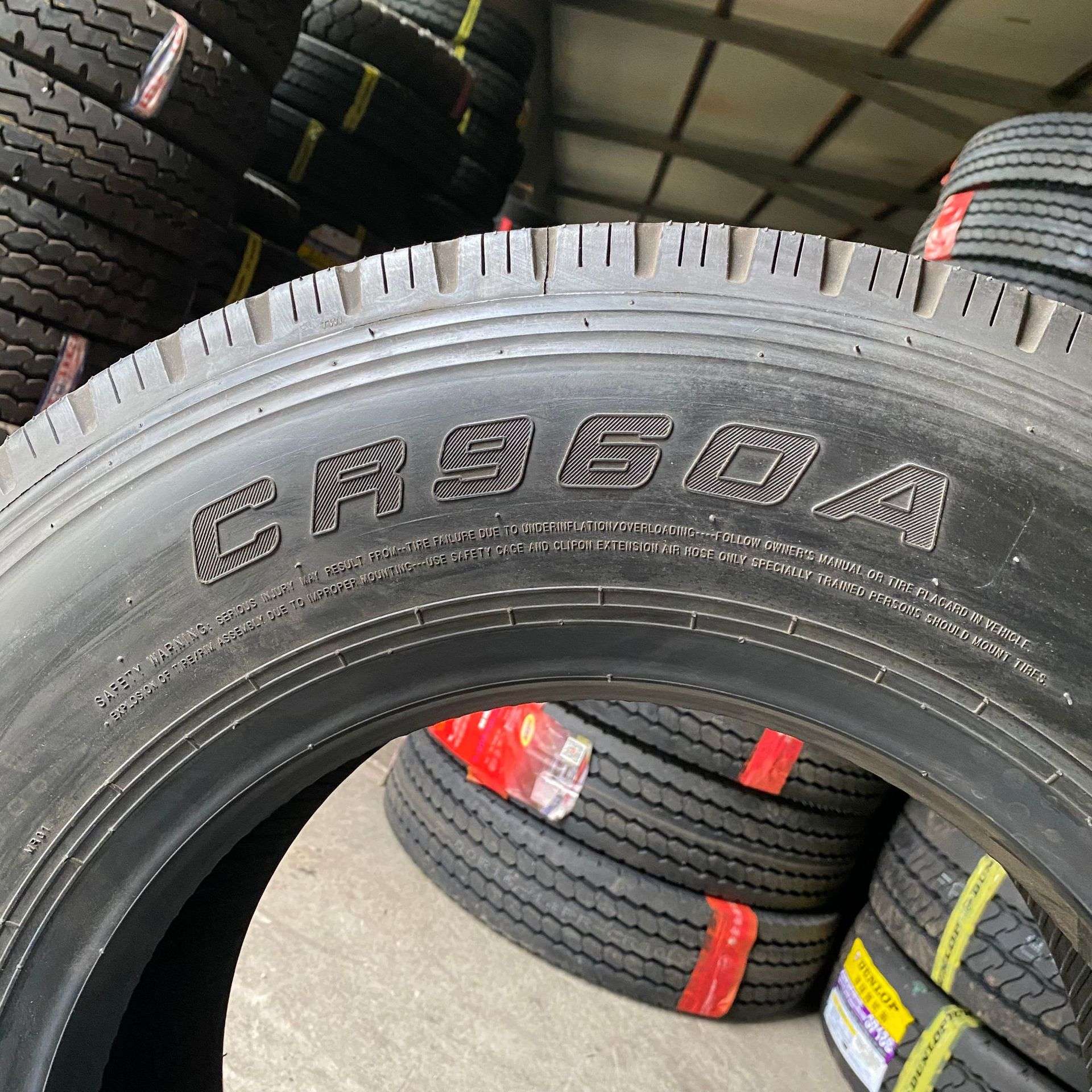 平板客车公交巴士轮胎 245/70 215/75R17.5 全钢丝子午线轮胎