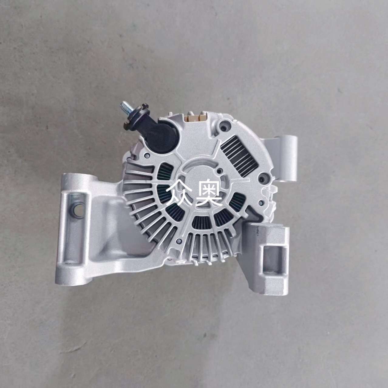 适用马自达汽车发电机LF2L18300 LF8J18300 LFB618300