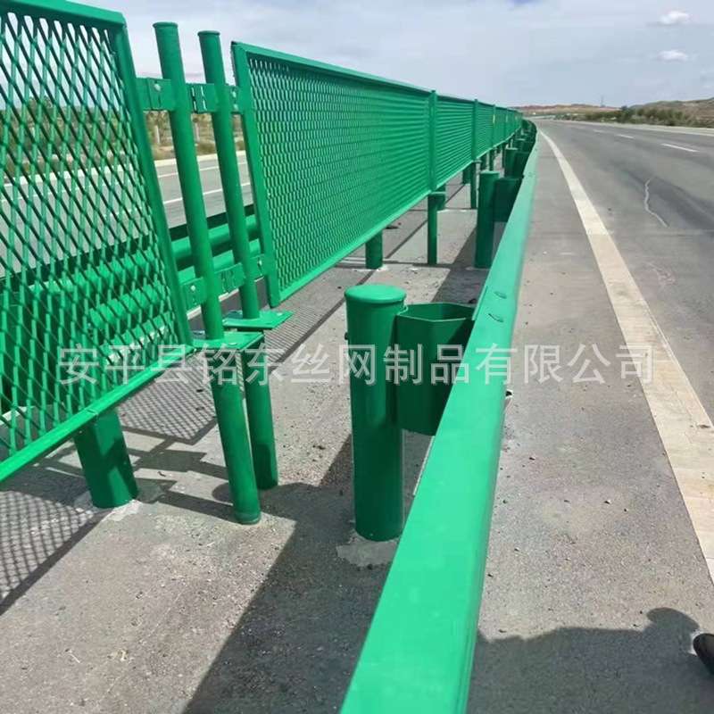 桥梁防抛网高架桥围网高速公路铁丝浸塑钢板网防眩菱形框架护栏网