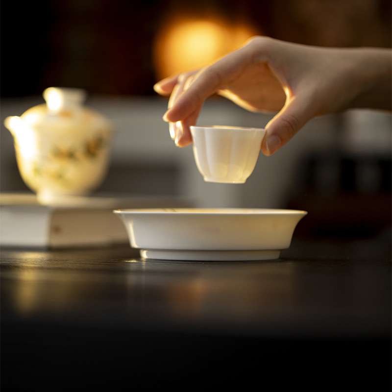 唐宋玉泥白瓷手绘桂下萌兔陶瓷壶承茶道配件圆形瓷盘茶点盘瓜果盘