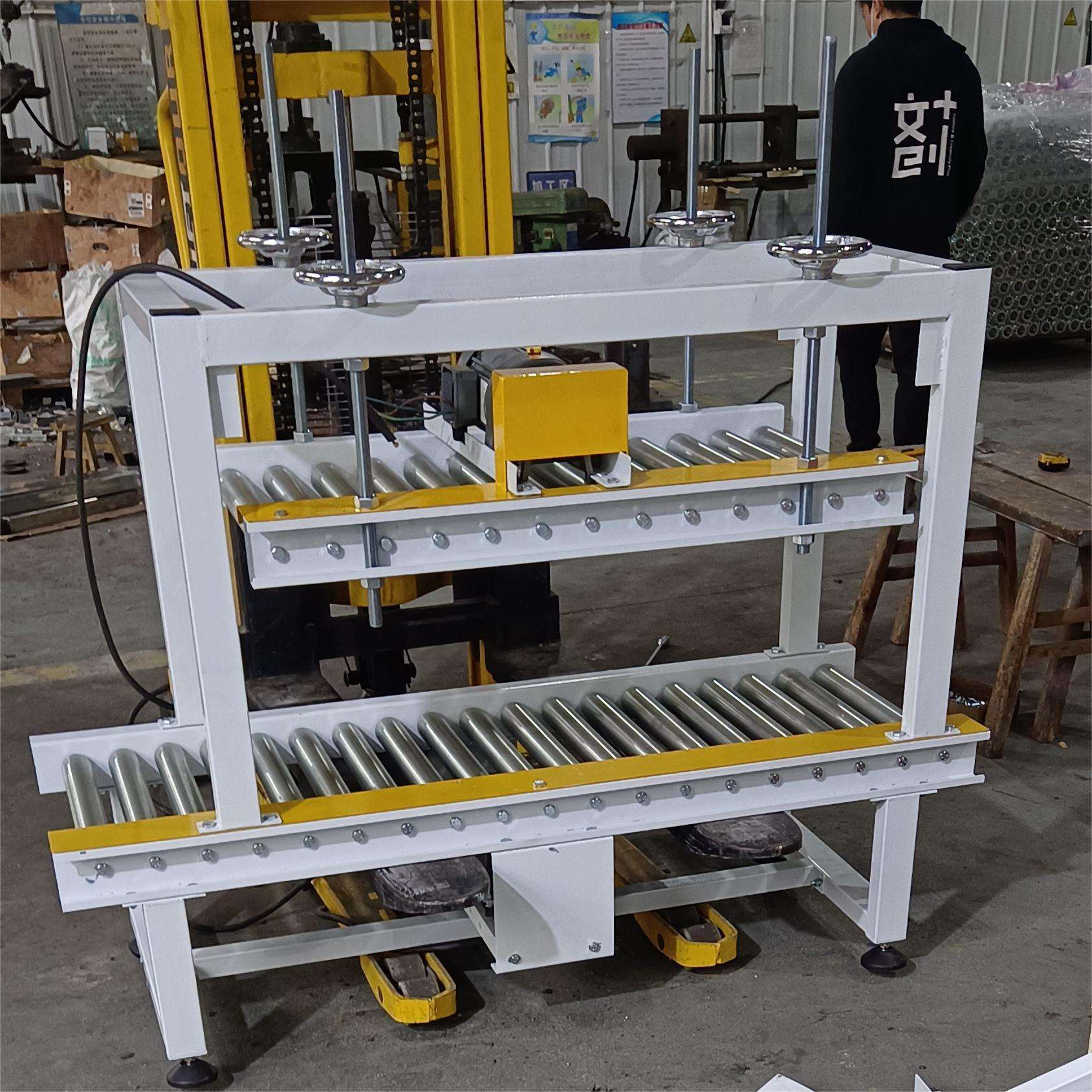 10-18涂料桶 机油 冷却液桶 塑料桶压盖封盖 动力滚筒输送机