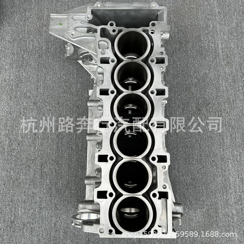 适用宝马N55B30/X4/X5/X6缸盖
