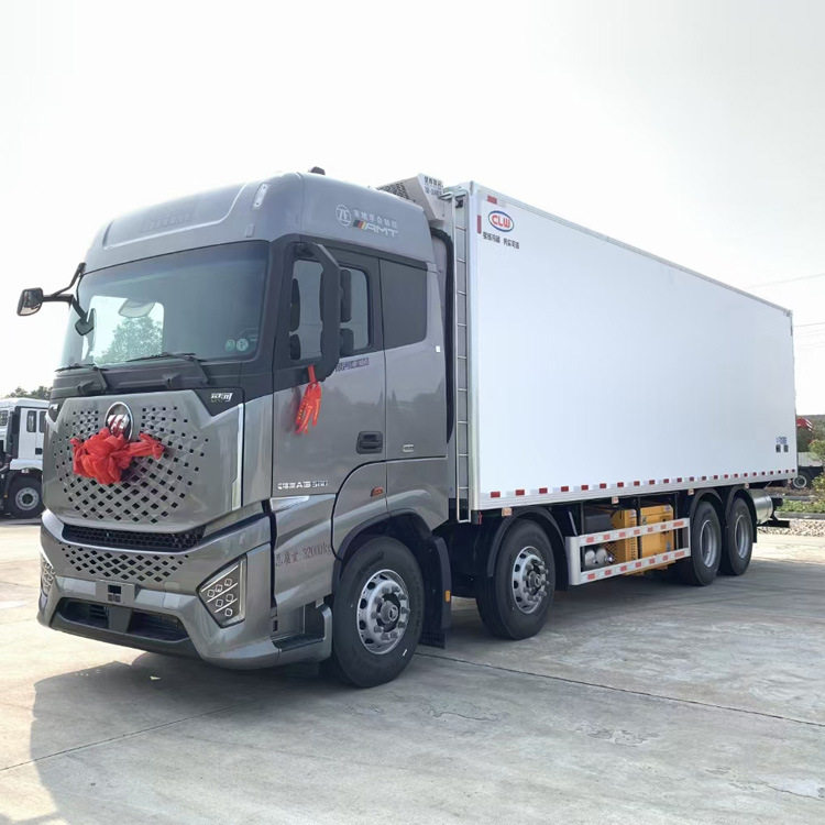 解放J6L8.6米冷藏车厂家直供