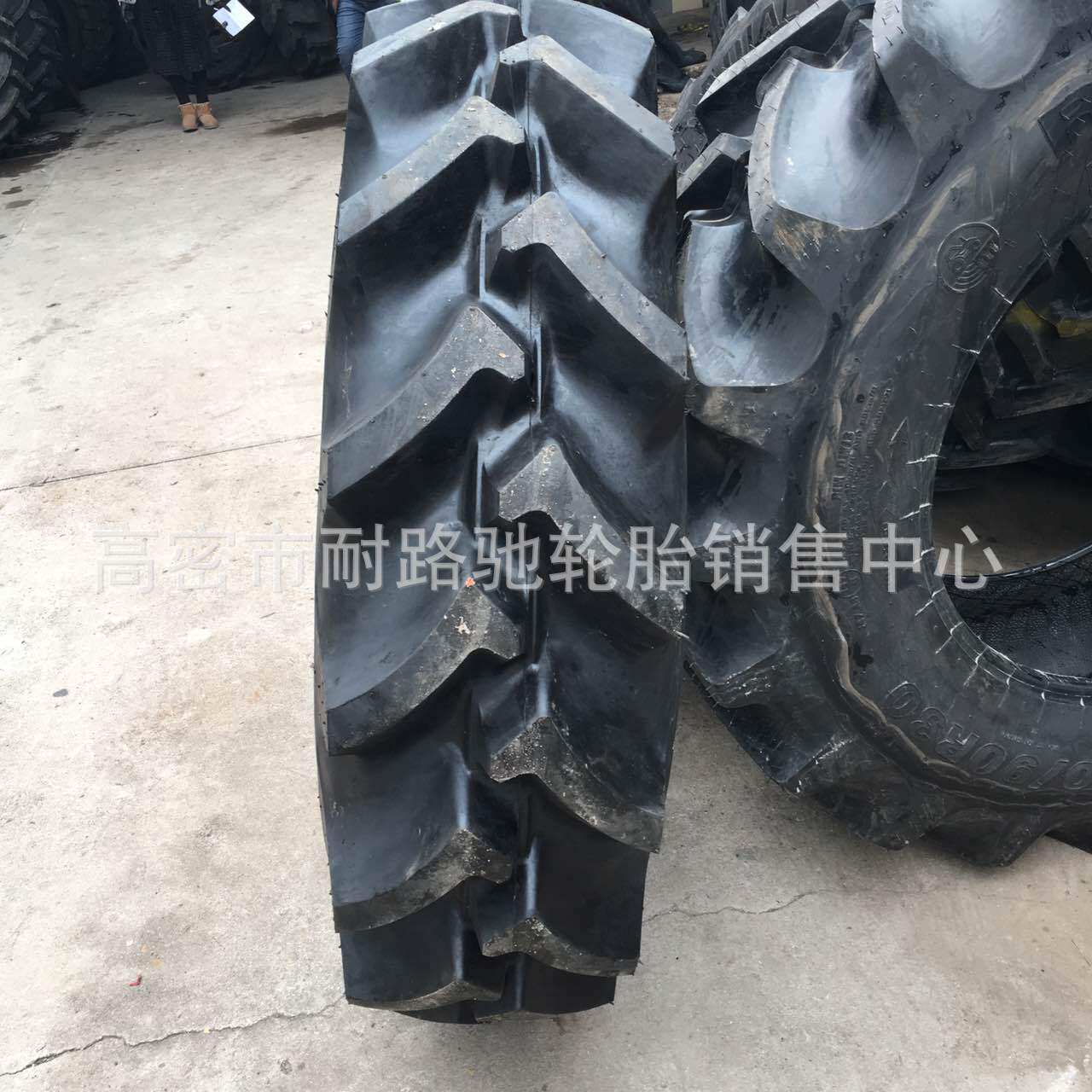 农业拖拉机轮胎18.4-3814.9-28R-2水旱两用半高花轮胎