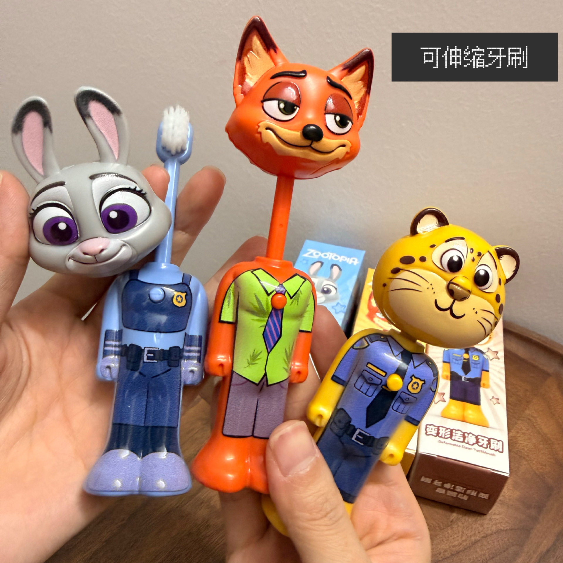 疯狂·动物网红可伸缩牙刷尼朱克牙刷/口腔清洁工具