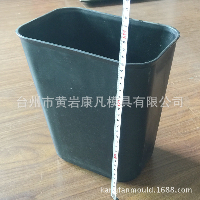 家用塑料垃圾桶模具制造