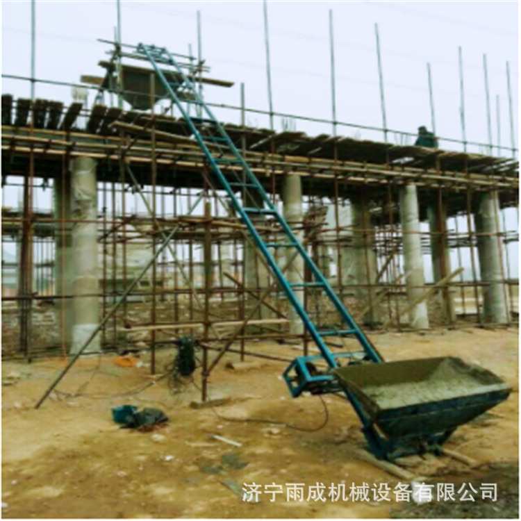斜坡爬坡上料运输机 建筑工程上料爬山虎 工地用电动爬坡车 图片