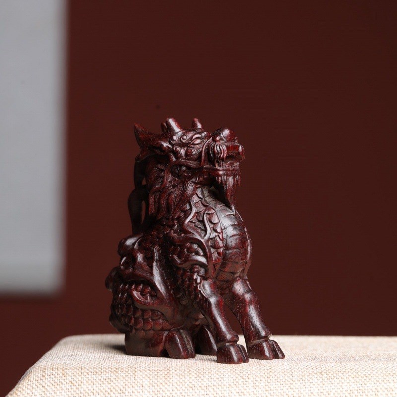 小叶紫檀麒麟阿根廷绿檀新款瑞兽手把件摆件木雕汽车中控饰品