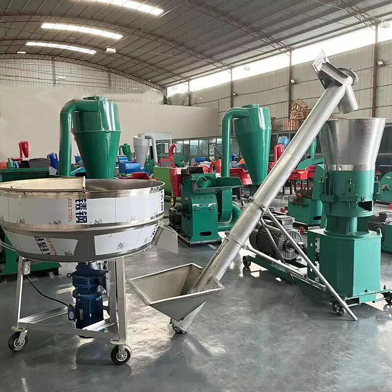 泰丰猪饲料加工设备膨润土猫砂颗粒机玉米秸秆粉碎混合搅拌制粒