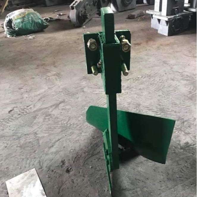 四轮起垄犁 铧式开沟覆土犁 拖拉机带开沟犁 红薯地培土机