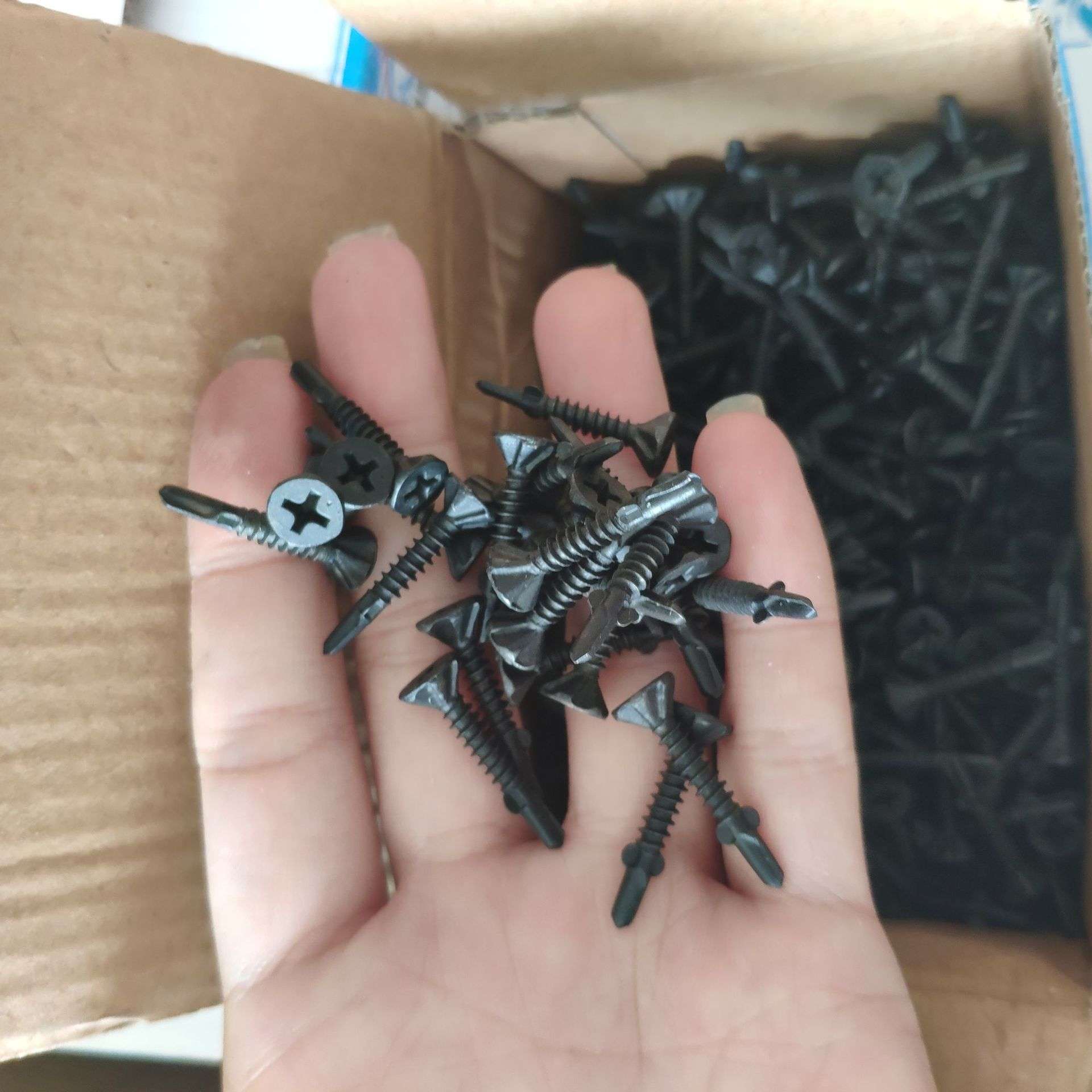 带翼燕尾螺丝钉夹耳钉硅酸钙板专用沉头钻尾平头带耳自攻自钻螺钉