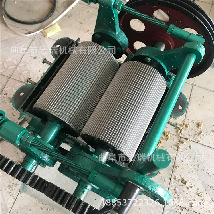 家用小型农作物破碎压扁机