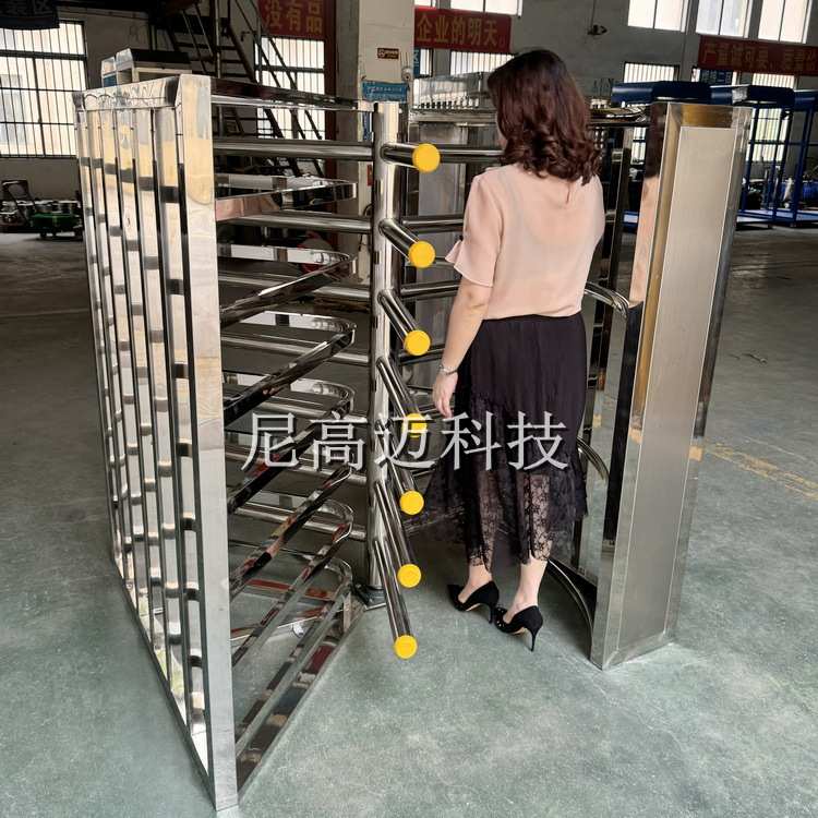 宁波火车站单象旋转门健身馆进出手动栅栏衮闸机三排杆十字转闸挡