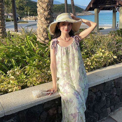 复古法式慵懒吊带碎花过膝连衣裙夏季新款小众超仙度假沙滩裙子女