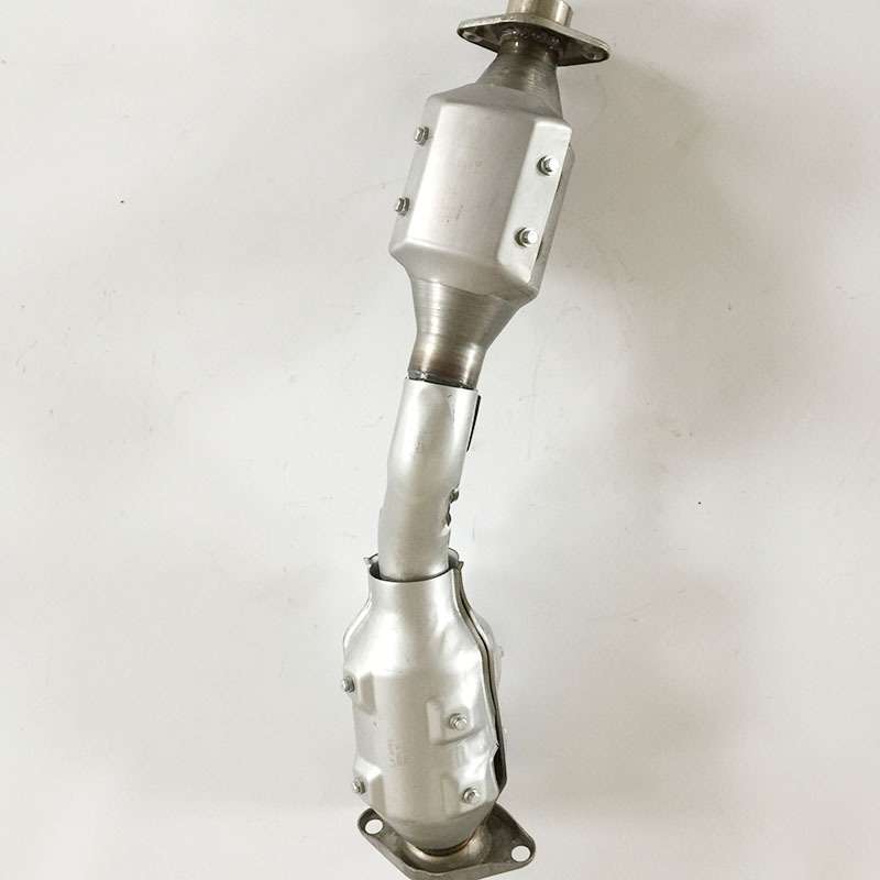 三元催化器 适用尼桑08款天籁2.0汽车排气管三元催化器