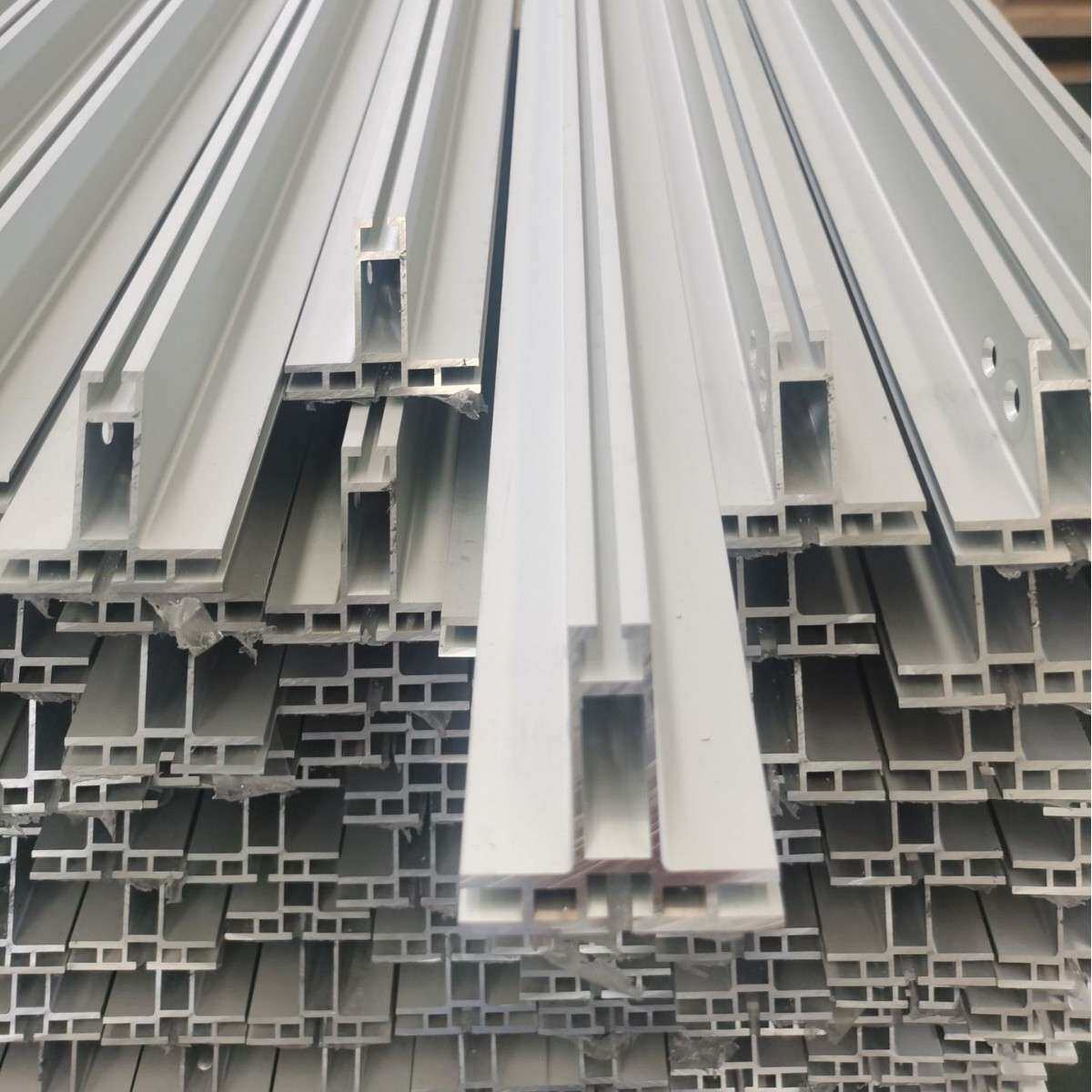 双面卡布灯箱铝型材 45度灯箱铝型材切割图片