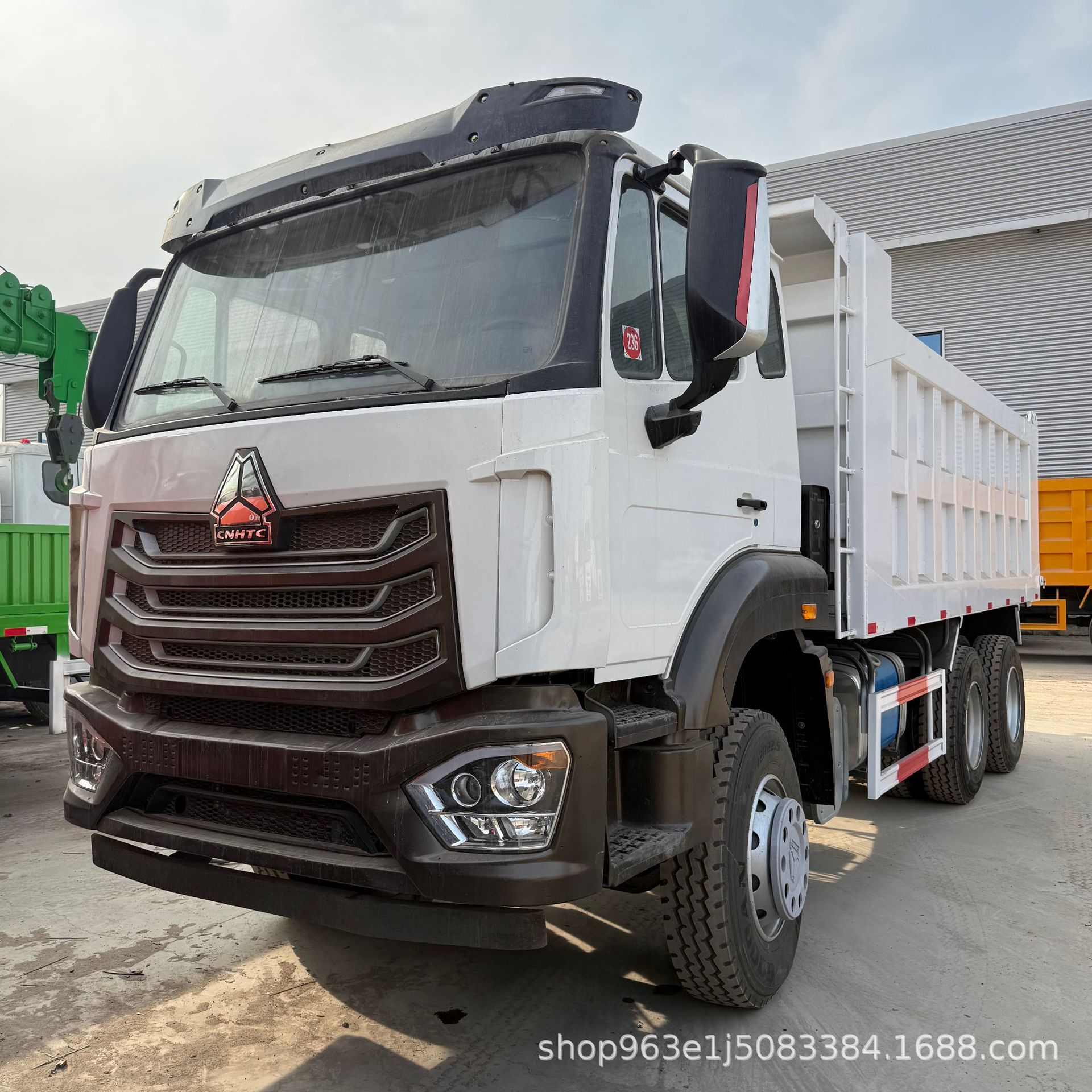 出口中国重汽豪沃自卸车 豪沃后八轮6*4工程自卸车 后翻重卡货车