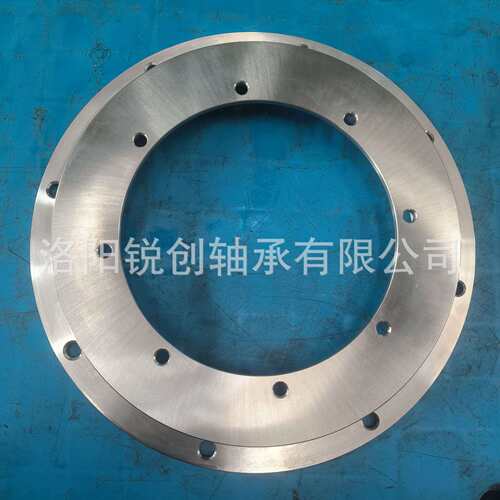 310.16.0700.000.Typ 16L/850 农业拖车轴承   双法兰转盘轴承