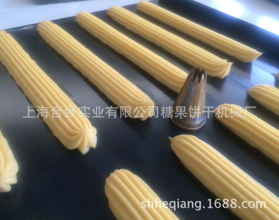 上海合强供应奶脆棒曲奇挤出机珍妮饼干机黄油曲奇饼生产线价格