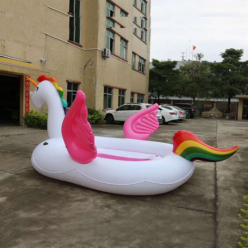 水上大独角兽浮岛现货供应充气大型浮排六人大独角兽火烈鸟浮岛