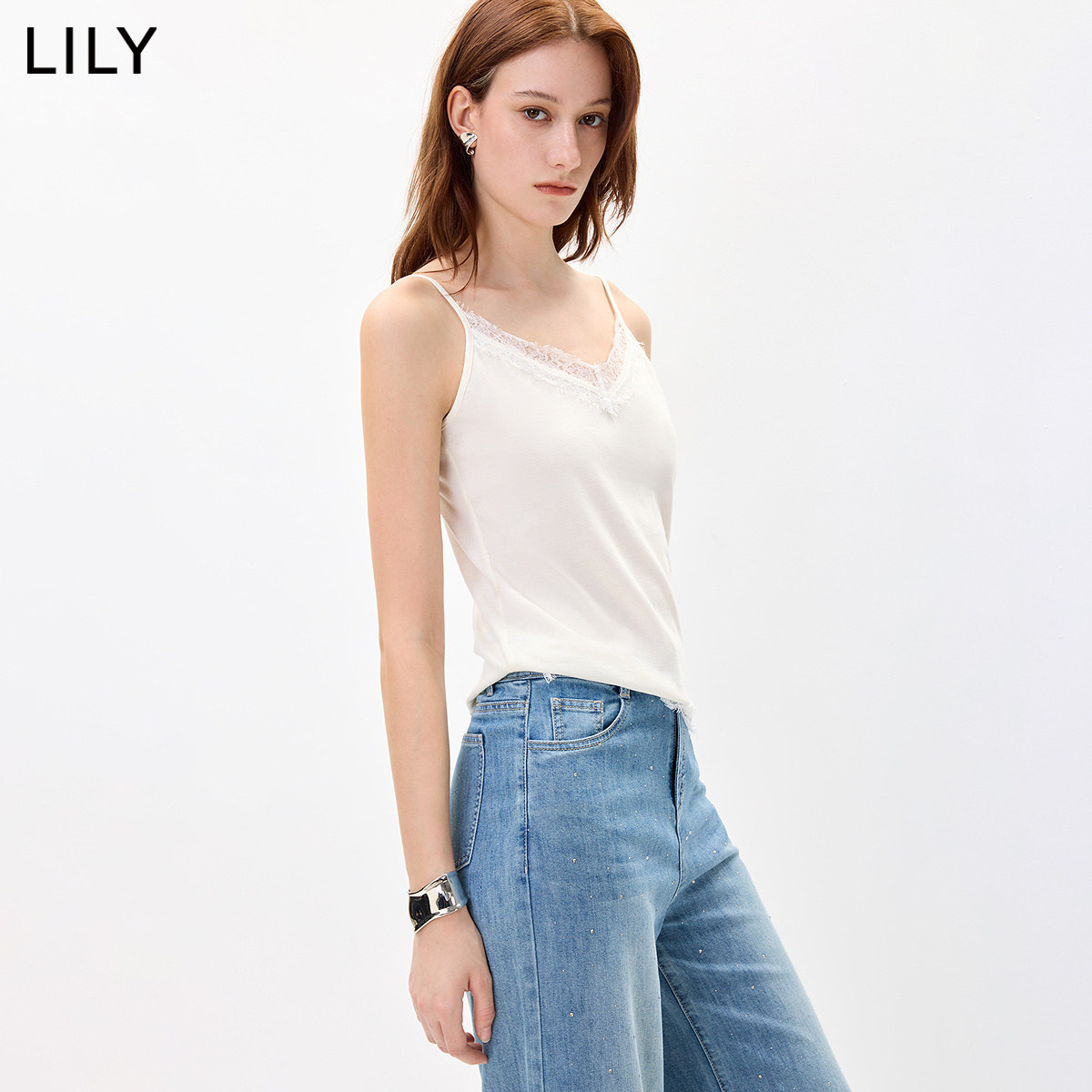 LILY2026秋新款莱赛尔羊毛混纺V领蕾丝百搭休闲通勤T恤吊带背心女