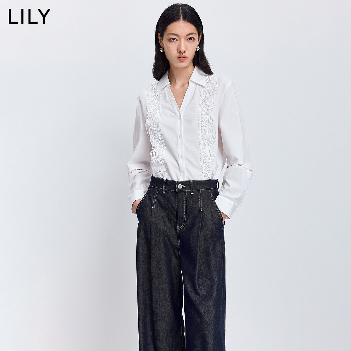 LILY2026春新款女装法式翻领V领蕾丝灯笼袖气质通勤白色衬衫外套