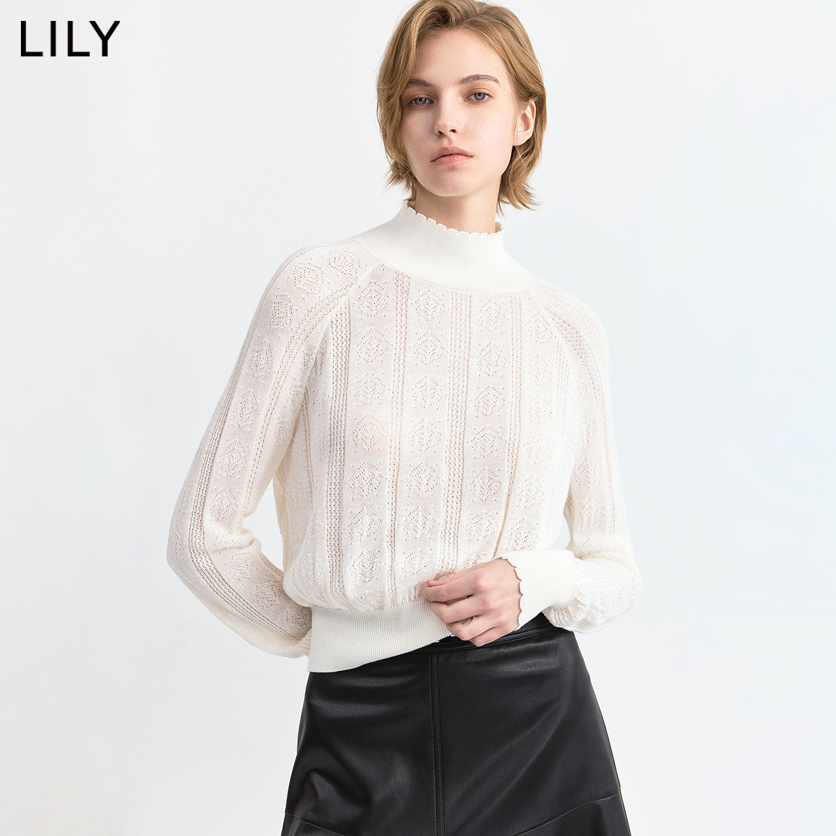 LILY2026冬新款女装简约挑洞肌理小高领休闲通勤米白色针织衫毛衣