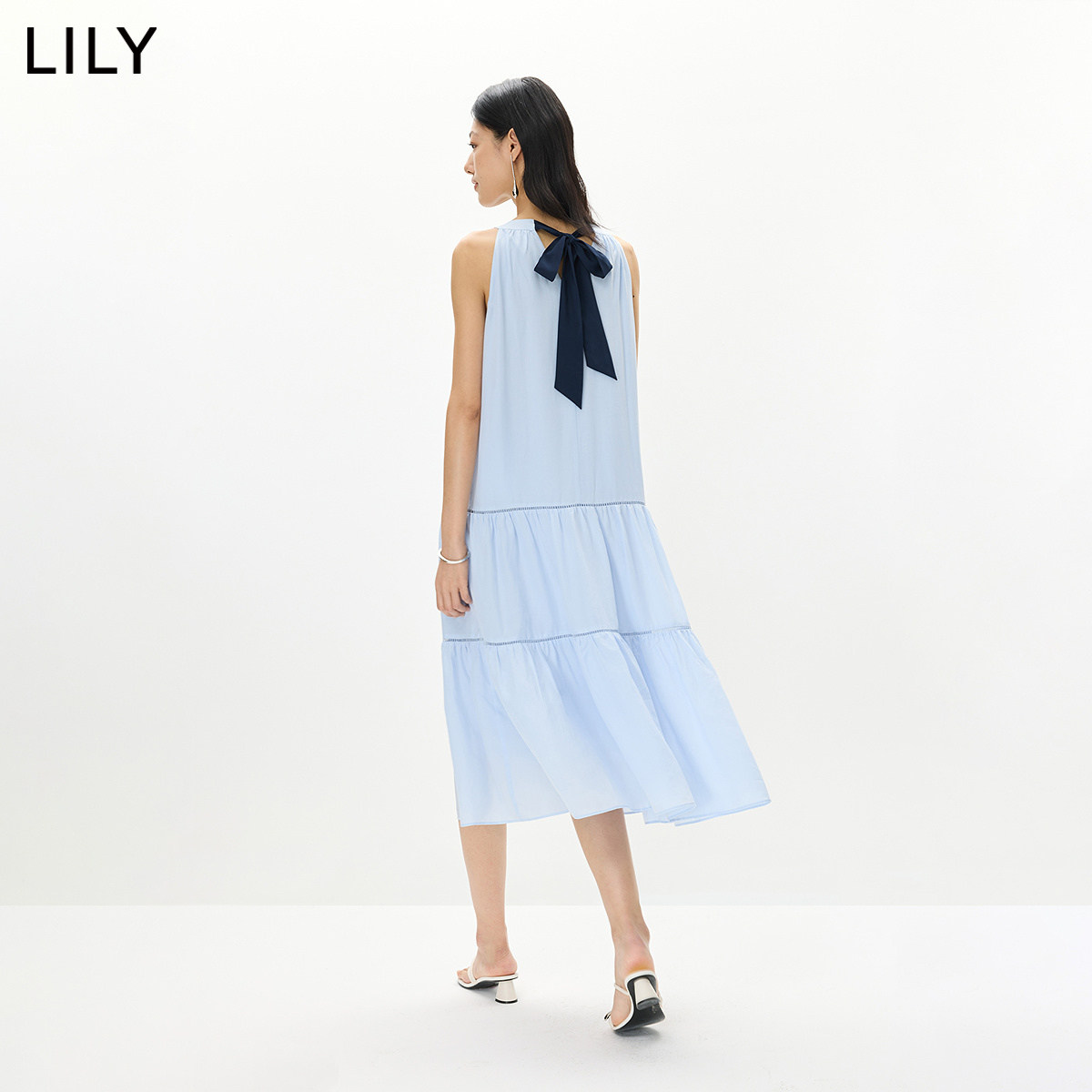 LILY2026夏新款女装莱赛尔亚麻混纺法式气质通勤挂脖连衣裙蛋糕裙