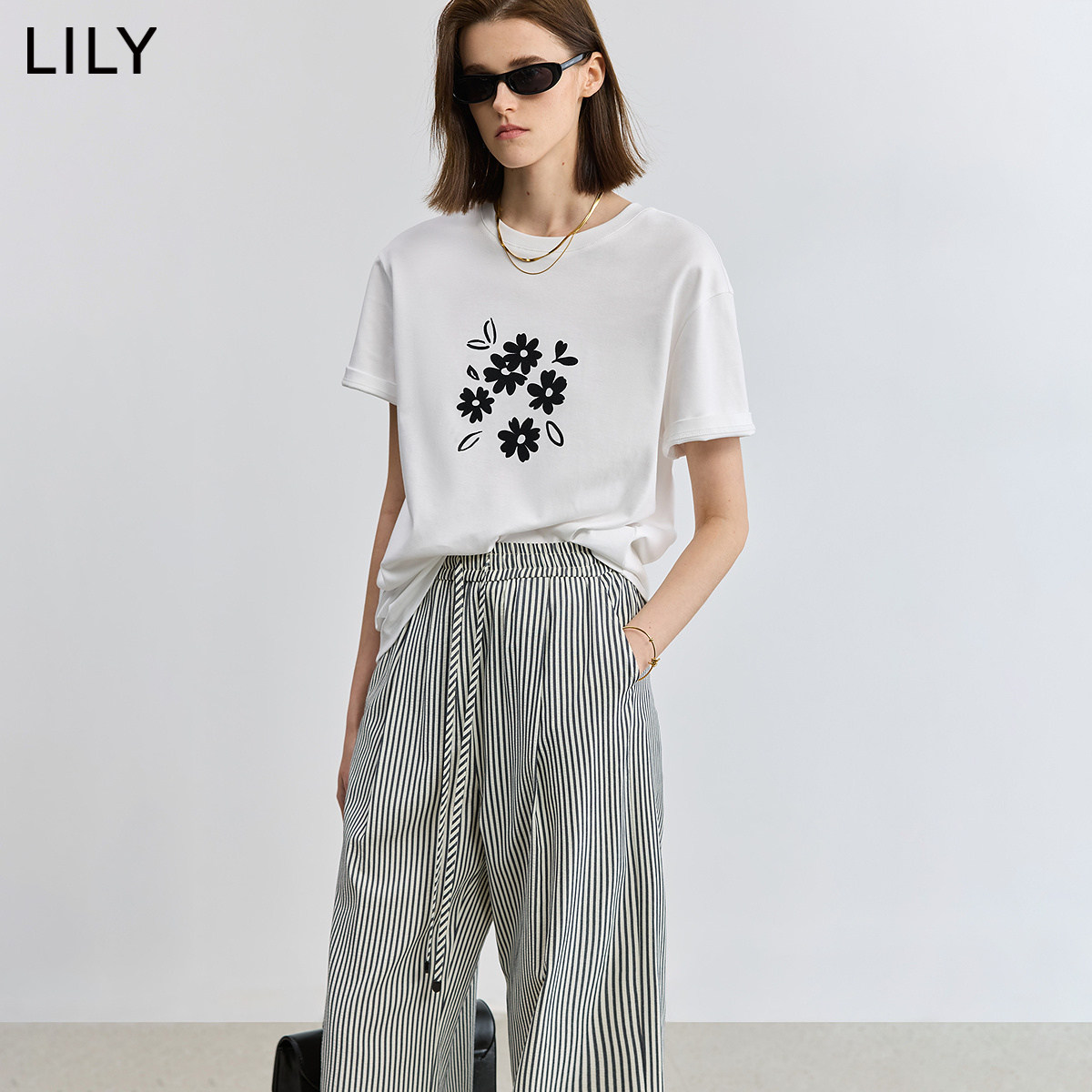 LILY2026夏新款简约洋甘菊印花图案宽松休闲百搭通勤圆领短袖T恤