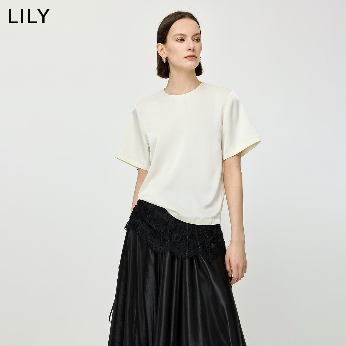 LILY2026夏新款女装法式宽松休闲简约百搭通勤垂感短袖圆领雪纺衫