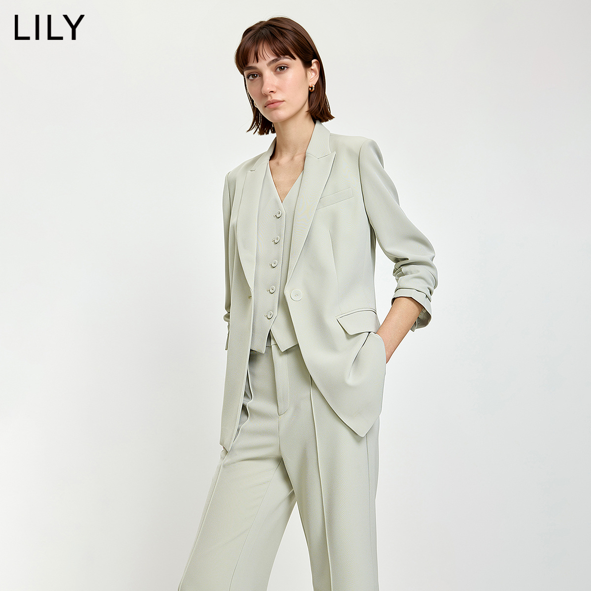 LILY2026夏新款女装松弛感简约休闲收腰气质通勤浅色长袖西装外套