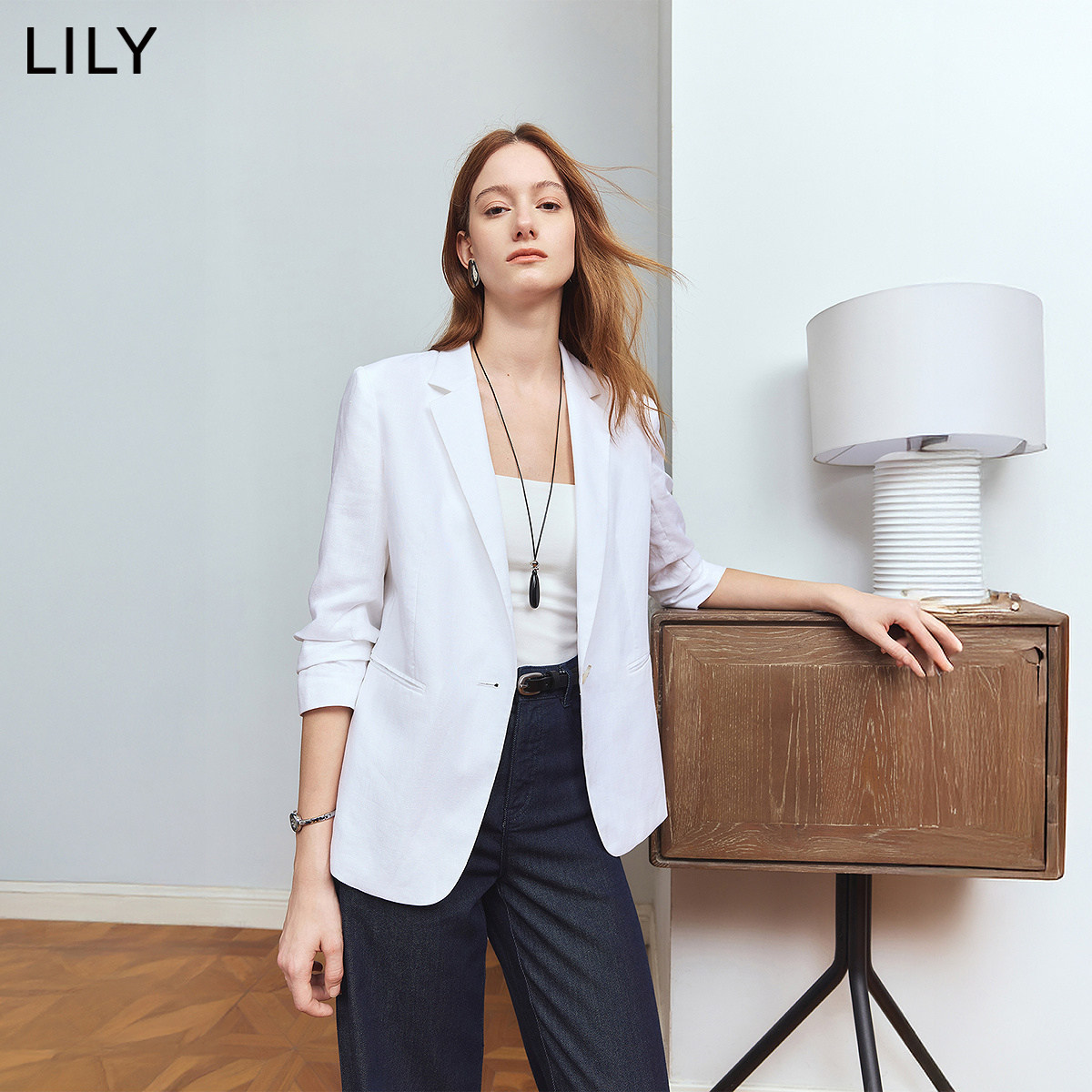 LILY2026夏新款莱赛尔亚麻混纺老钱风宽松休闲通勤白色西装外套女
