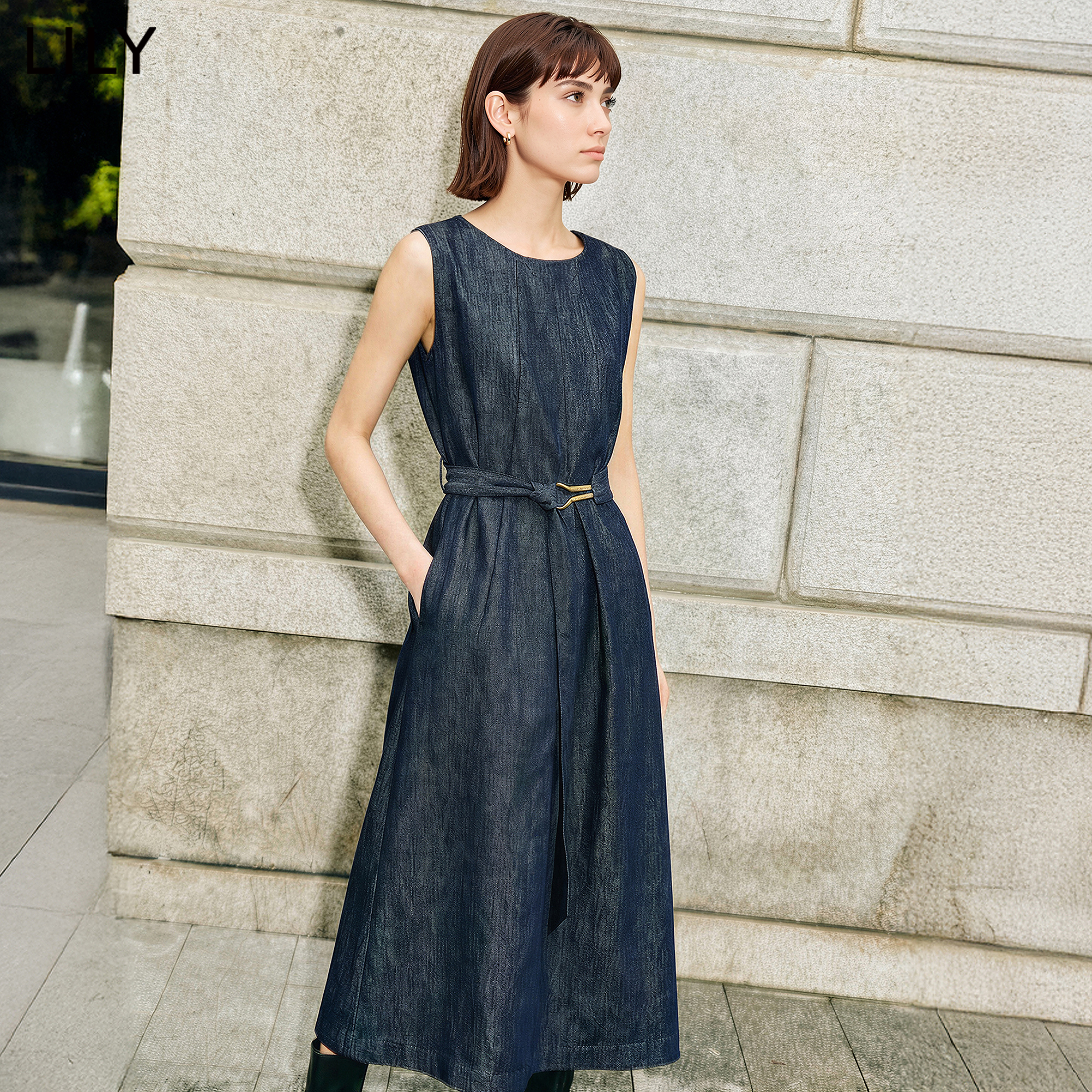 LILY2026夏新款含莱赛尔醋酸复古老钱风无袖圆领收腰牛仔连衣裙女