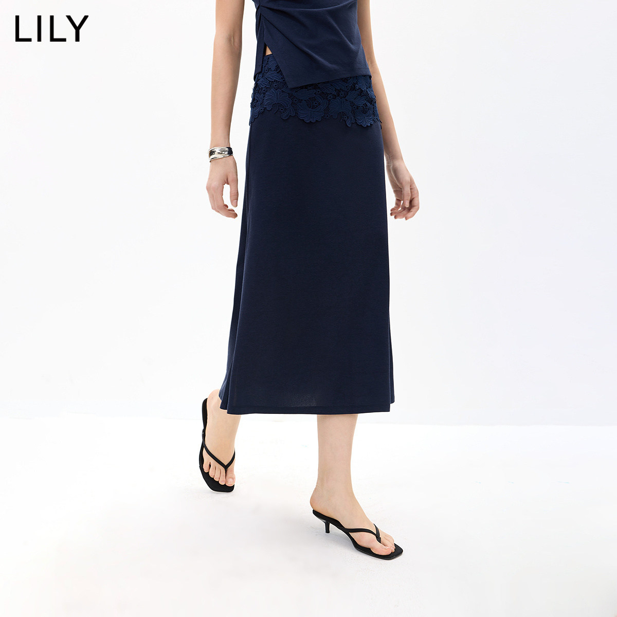 LILY2026夏新款女装莫代尔混纺复古蕾丝钩花休闲通勤藏青色半身裙