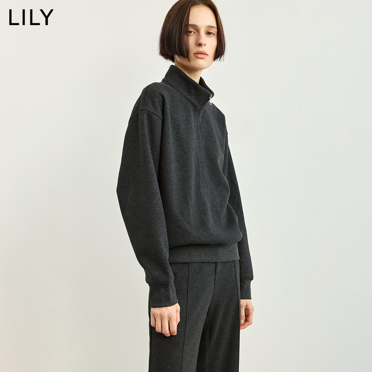 LILY2026冬新款格雷系拉链半高领细闪休闲通勤深色长袖套头卫衣女