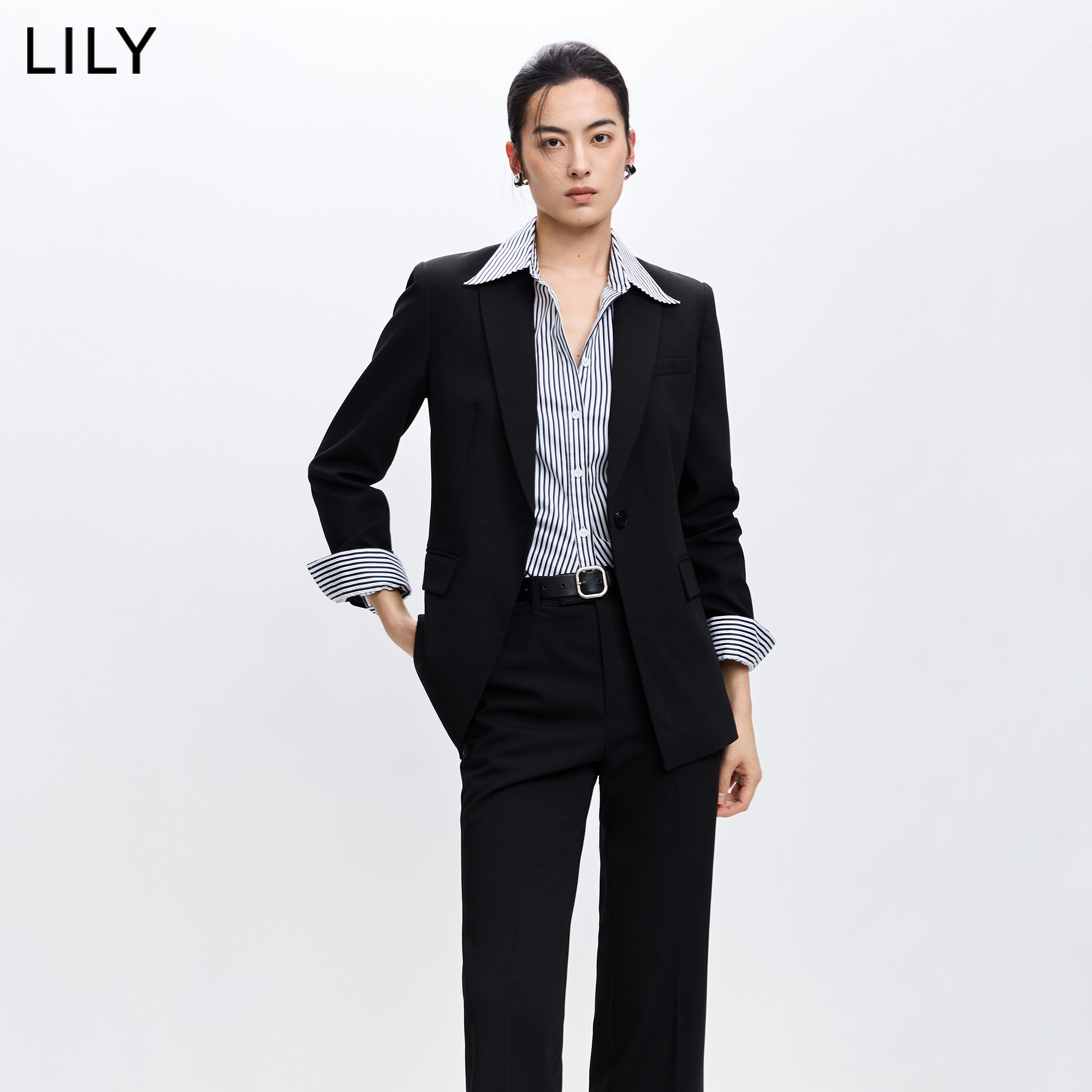 LILY2026秋新款经典正肩一粒扣休闲收腰通勤纯色西装外套女西服
