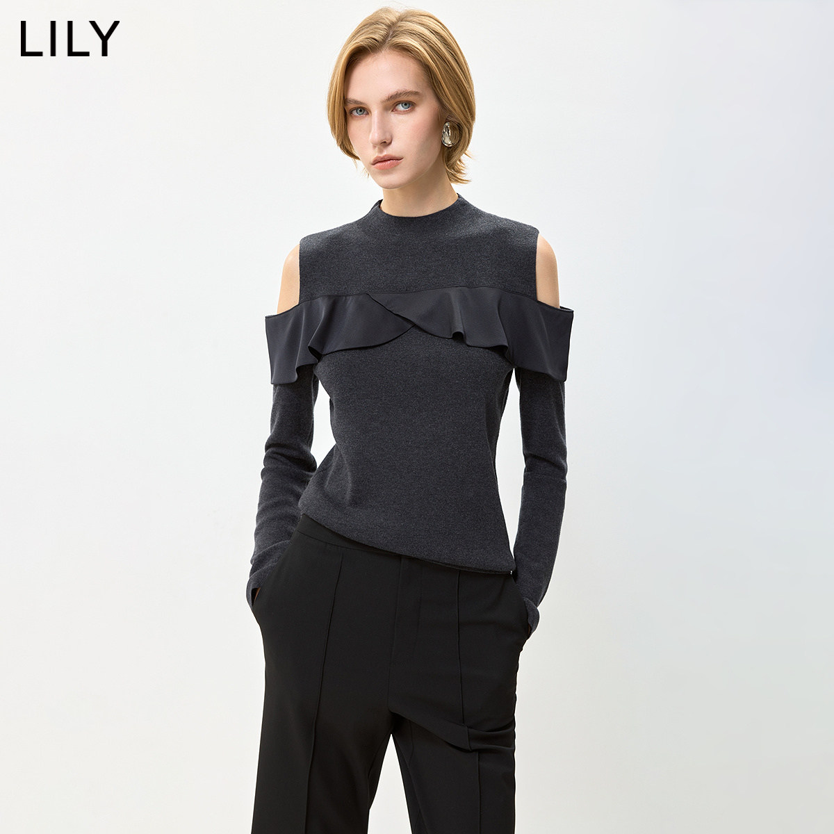 LILY2026秋新款女装复古露肩半高领花边修身百搭通勤休闲针织衫
