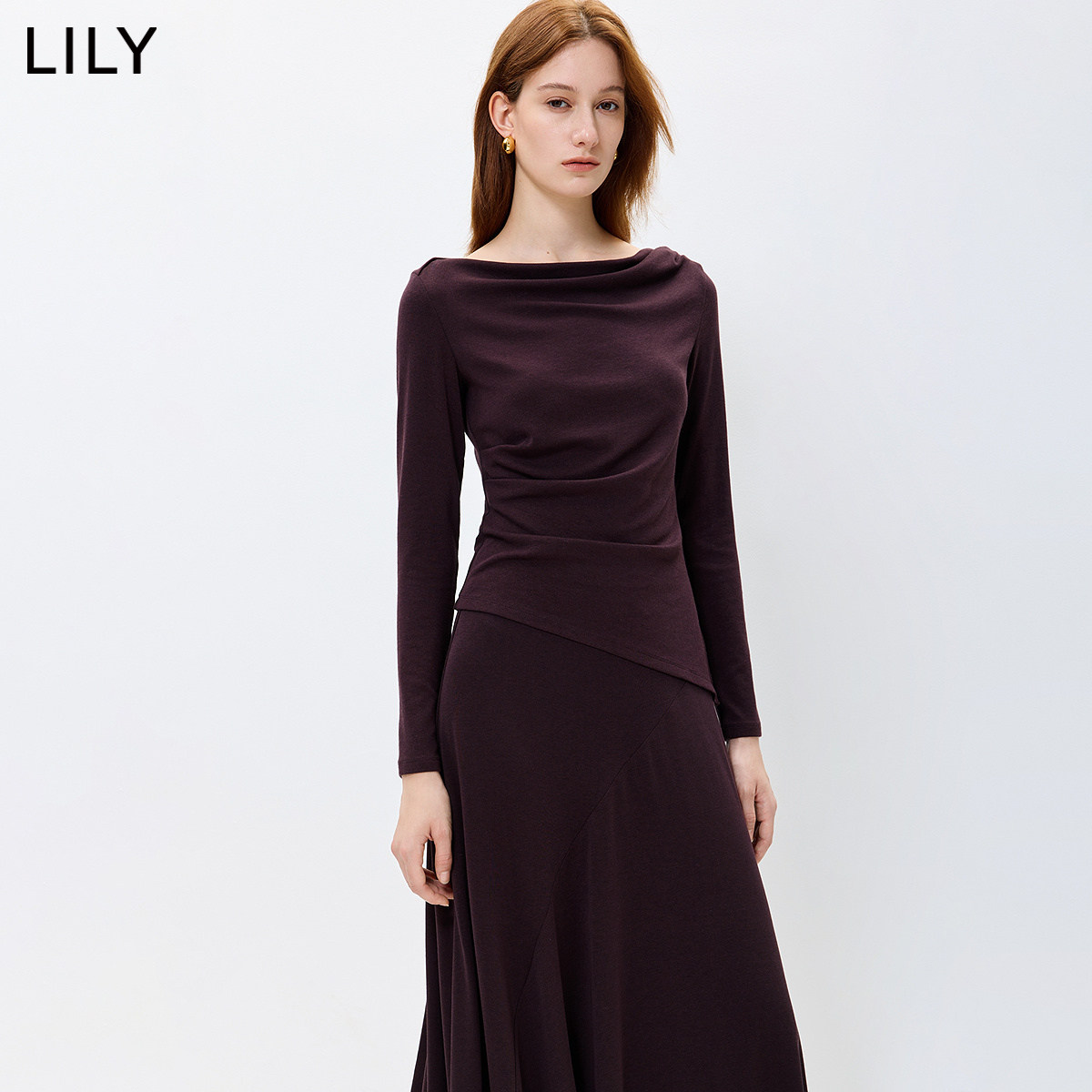 LILY2026秋新款女装复古一字领荡领抽褶收腰休闲通勤修身深色T恤