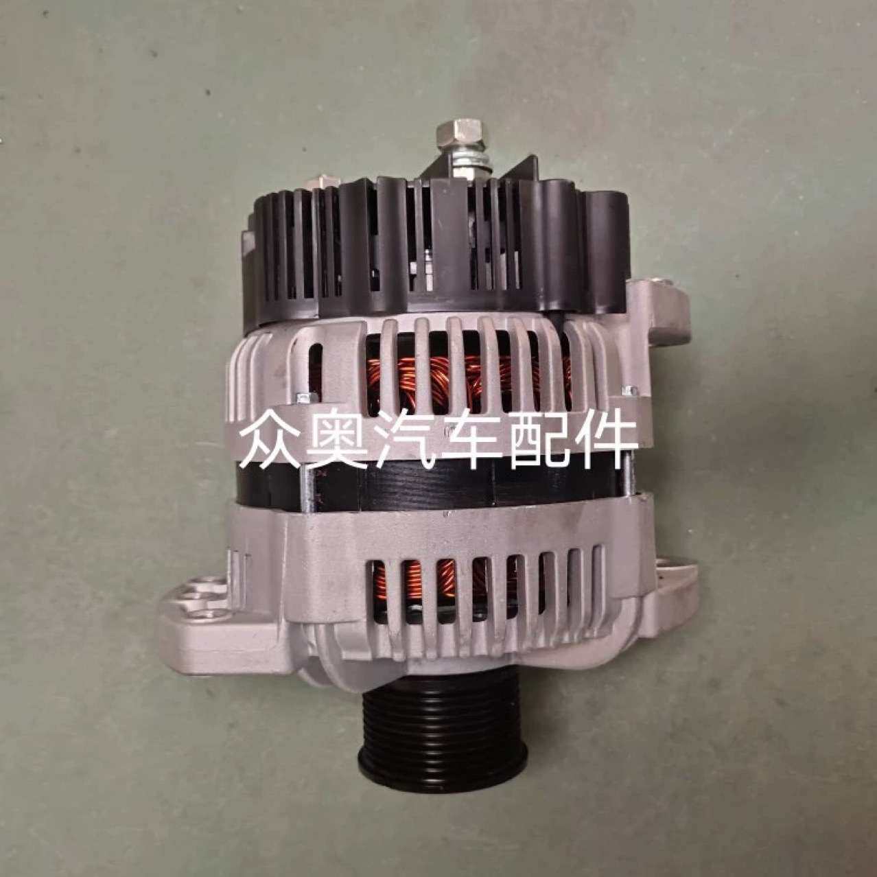 供应东风天锦 HEH324A03 鑫百勤改装拉猪车28V 240A大功率发电机