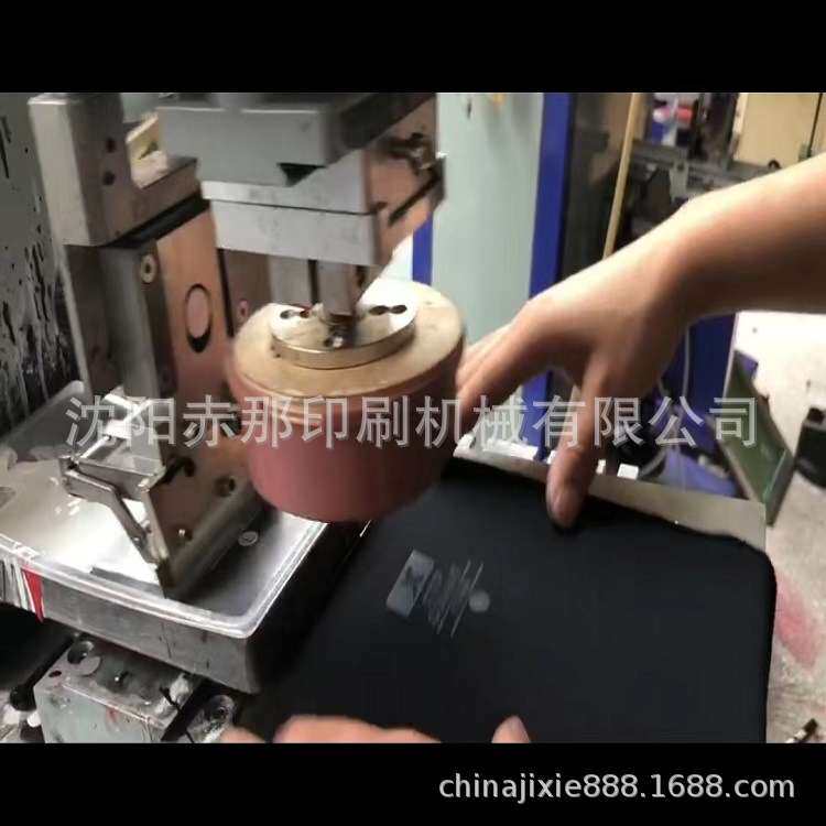 水洗标移印 领唛 布标移印机 布料布片枕套被套商标logo印字打印