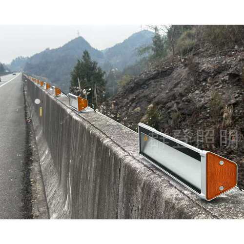 道路工程低空照明导向护栏灯 165lm每瓦高光效防眩光led低位灯