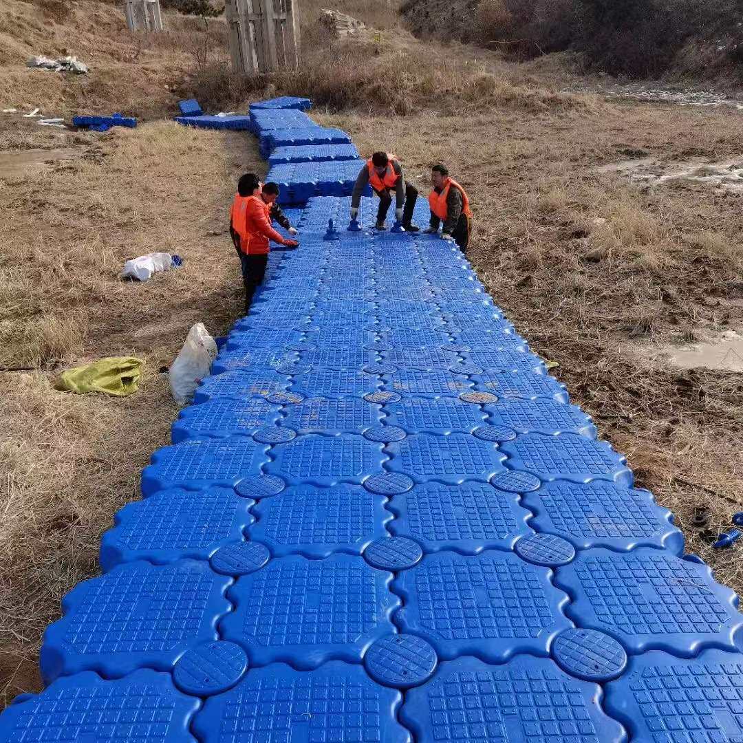 塑料浮箱 水上浮桥建造 安装 景区水上乐园拦污浮筒 水上平台