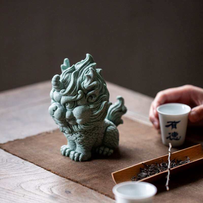 青砂石麒麟招财摆件茶宠鱼缸假山造景家居创意国潮风文玩逗兽记